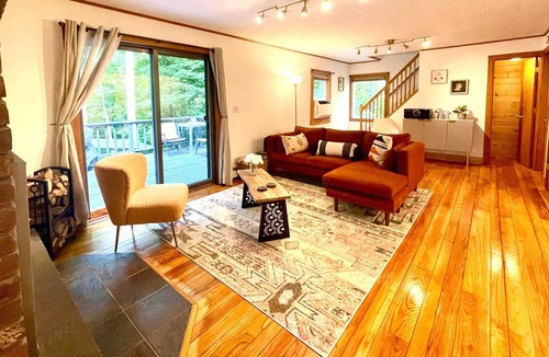 Jeffersonville House | Hill House on Hubert