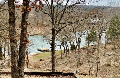 Sulphur House | Hill House with Private Lake access