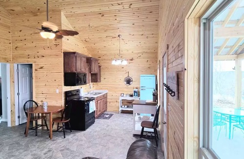 Summertown Cabin | Hill Side Retreat