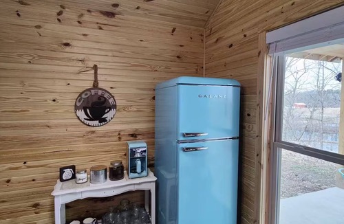 Summertown Cabin | Hill Side Retreat