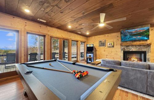 Mineral Bluff House | Hill Top Nest