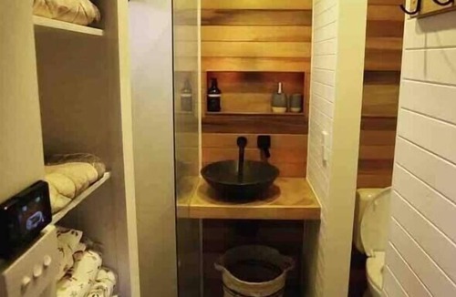 Yarramundi Cabin | Hill Top Tiny River House