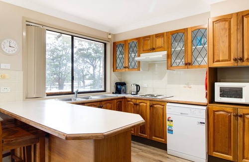 Sussex Inlet House | Hill Top Water and Bush Views