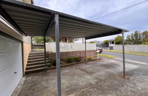 Tawa Apartment | Hill View Abode Tawa