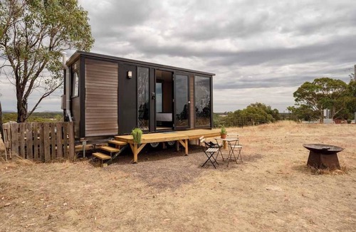 Balmattum House | Hill View at Euroa by Tiny Away
