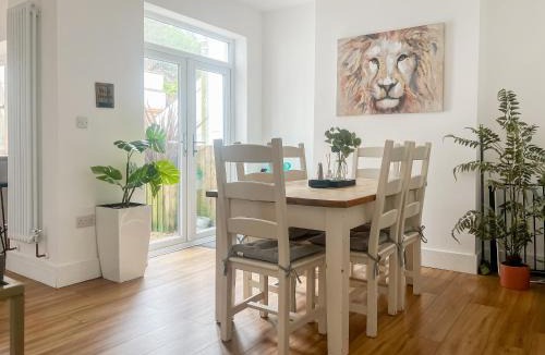 Aberbeeg House | Hill View