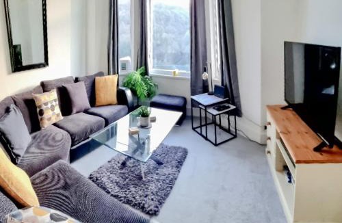 Aberbeeg House | Hill View