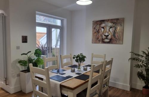 Aberbeeg House | Hill View