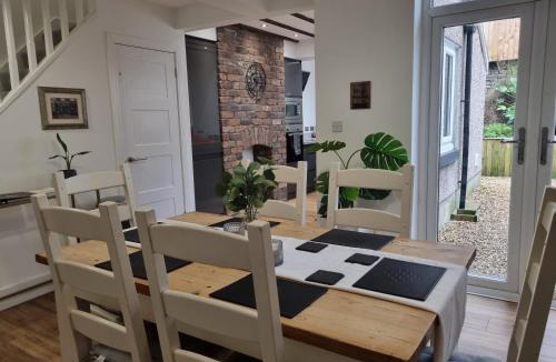 Aberbeeg House | Hill View