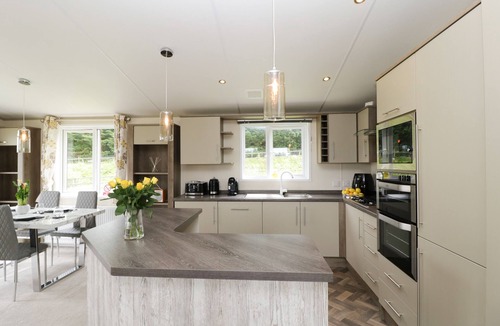 Wareham Cottage | Hill View, Lilac Lodge