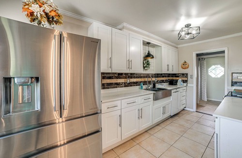 Oak Grove House | 'Hillbilly Paradise' Near Casino & Fort Campbell