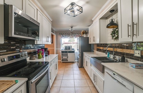Oak Grove House | 'Hillbilly Paradise' Near Casino & Fort Campbell