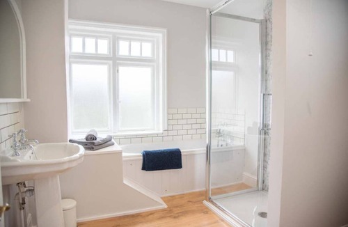 Aldeburgh House | Hillcrest- Aldeburgh