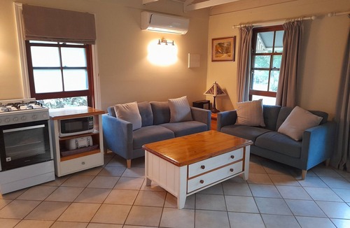 Broughton Vale Cottage | Hillcrest Cottage @ Berry