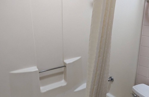Ozona Hotel | Hillcrest Inn & Suites