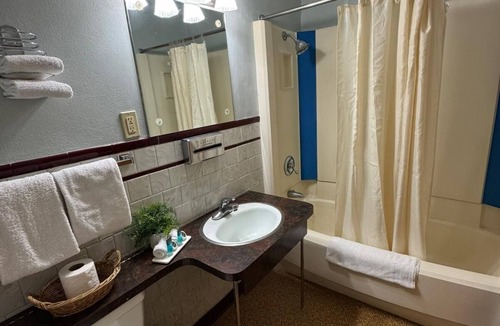 Norton Hotel | Hillcrest Motel