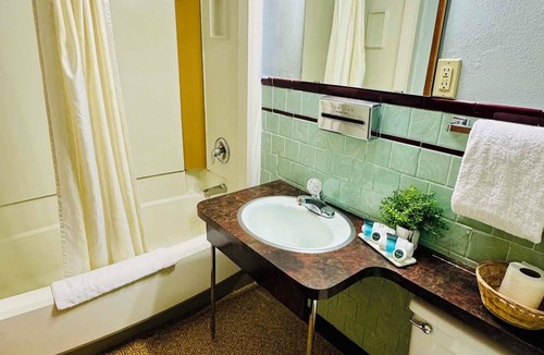 Norton Hotel | Hillcrest Motel