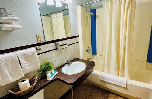 Norton Hotel | Hillcrest Motel