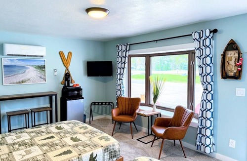 Rapid River Hotel | Hillcrest Motel