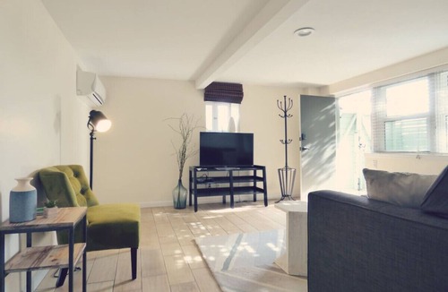University Heights Apartment | Hillcrest Studio | Walk to Bars & Restaurants