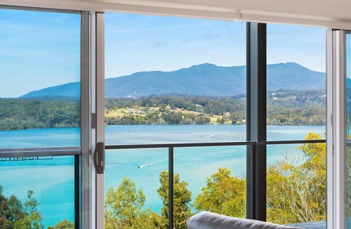 North Narooma Apartment | Hillcrest Views of Wagonga