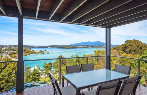 North Narooma Apartment | Hillcrest Views of Wagonga