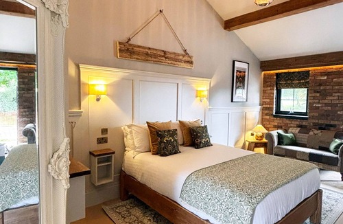 Cleeve House | Hillcroft Accommodation