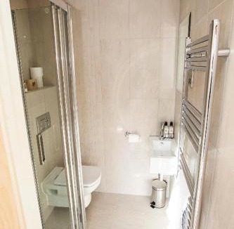 Cleeve Cabin | Hillcroft Accommodation