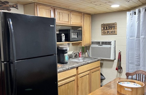 Jasonville Cabin | Hillenbrand Hideaway- perfectly located!