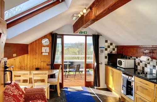 Llanfair-Dyffryn-Clwyd Cottage | HILLFORT in Graigfechan