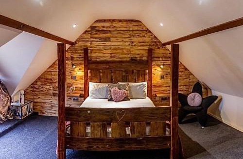 Axminster House | Hills Farm Stays