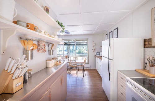 Irondale Cottage | Hills Haven Luxury Cottage - Minden Hills Escape for the Nature Enthusiast
