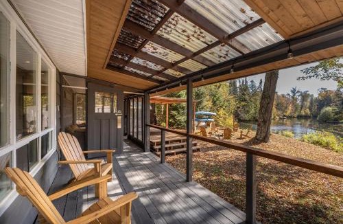Minden Hills House | Hills Haven - Luxury Riverfront Cottage