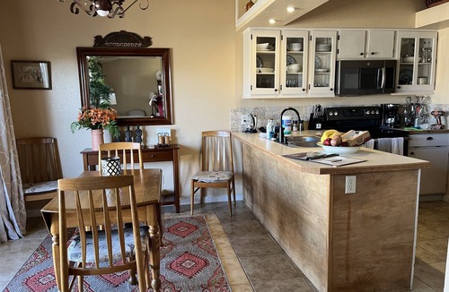 Sierra Vista House | Hill’s Hummingbird Haven LLC 21442827