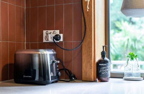 Aldgate House | Hills Serenity w/Private Creek