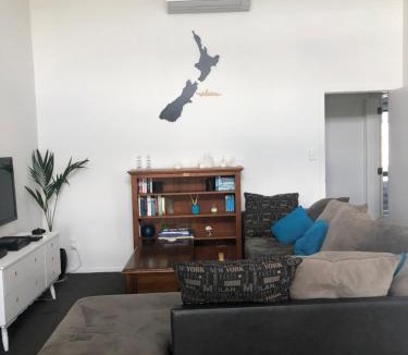 Karapiro Bed & Breakfast | Hills Vista Lodge