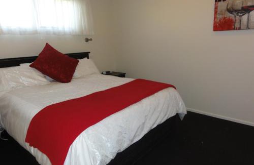 Rewa Apartment | Hillsborough Hideaway