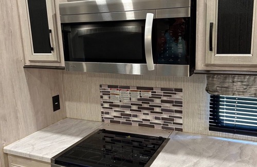 Owasso House | Hillsborough home away from home