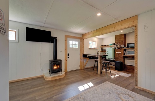 Hillsgrove Cabin | Hillsgrove Deluxe Cabin E: Close to Hiking