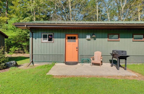 Hillsgrove Cabin | Hillsgrove Deluxe Cabin E: Close to Hiking