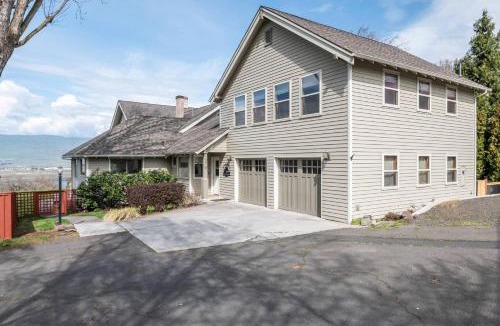 The Dalles House | HillsHyde Escape