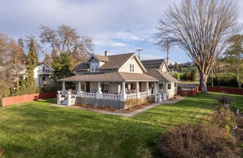 The Dalles House | HillsHyde Escape