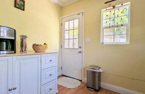 Beverly Glen House | Hillside 1BD 1BR house next to Bel Air, UCLA