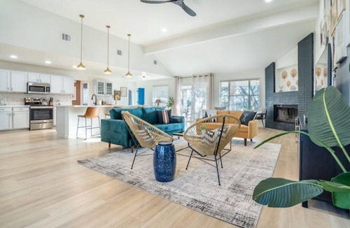 Highland Lake Estates House | Hillside Artsy Retreat Game Room King Beds
