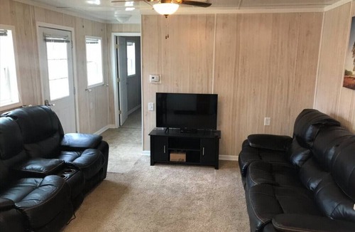 Annapolis Cabin | Hillside Cabin #3 Annapolis, MO Black River