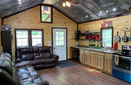 Annapolis Cabin | Hillside Cabin #4 Annapolis, MO Black River