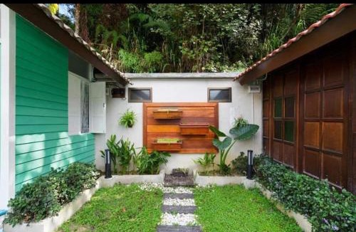 Tanah Rata Ski Chalet | Hillside cottage chalet studio