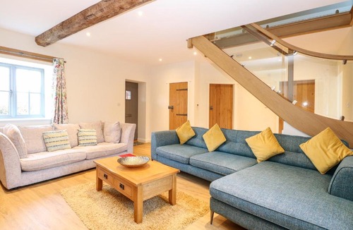 Beeston House | Hillside Cottage