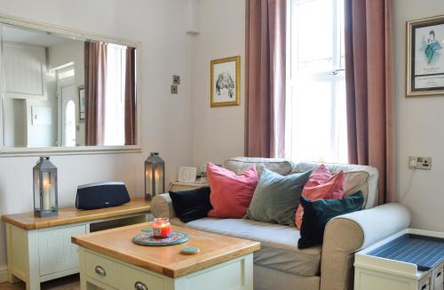 Padfield House | Hillside Cottage