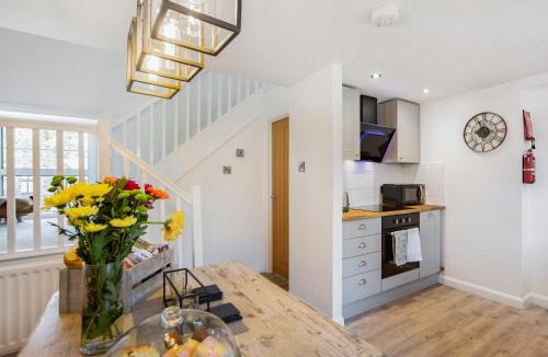 Haltwhistle House | Hillside Cottage